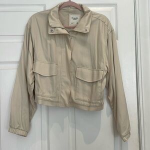 Abercrombie zip up cargo jacket size M